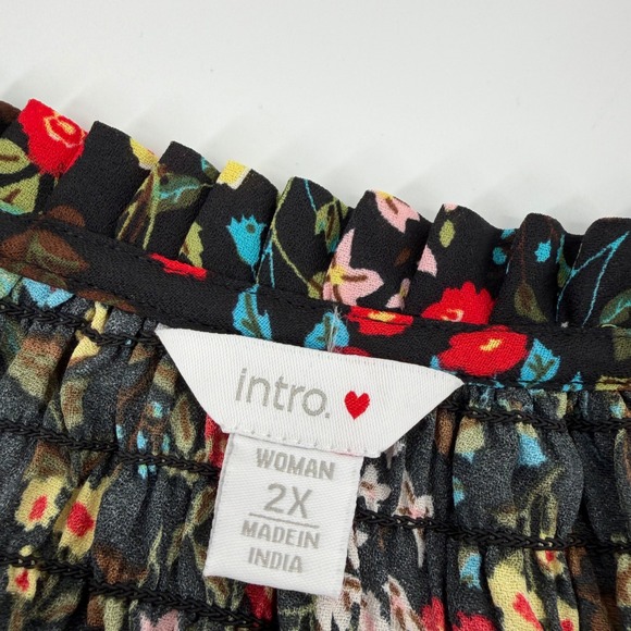 Intro Woman Plus Size 2X Black Floral Smocked V Neck Tunic Top 3/4 Sleeve - Picture 4 of 7